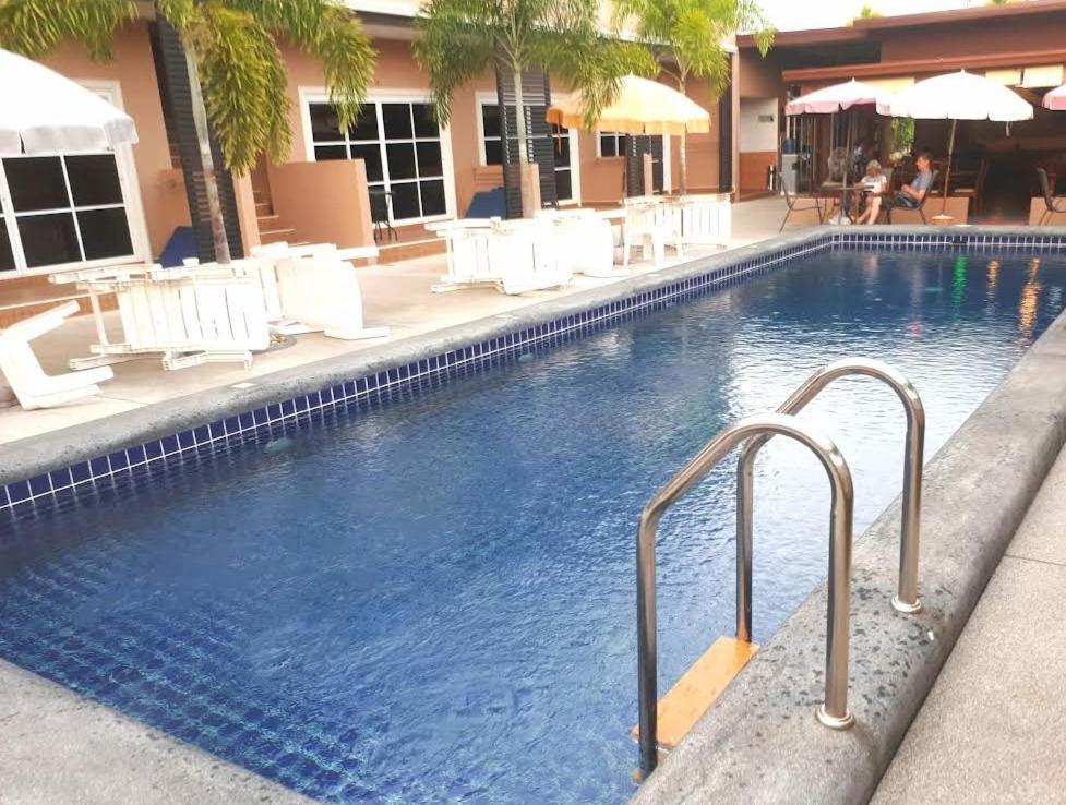 4 Palms Resort Bang Sare Exterior photo
