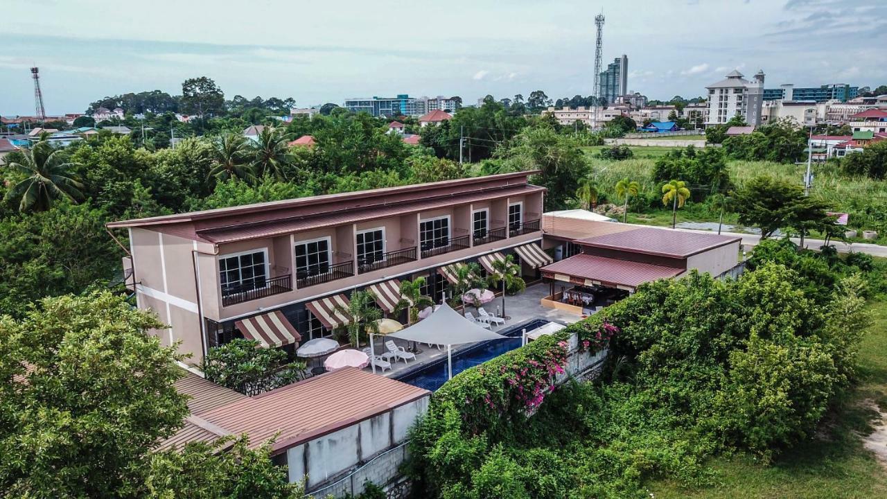 4 Palms Resort Bang Sare Exterior photo