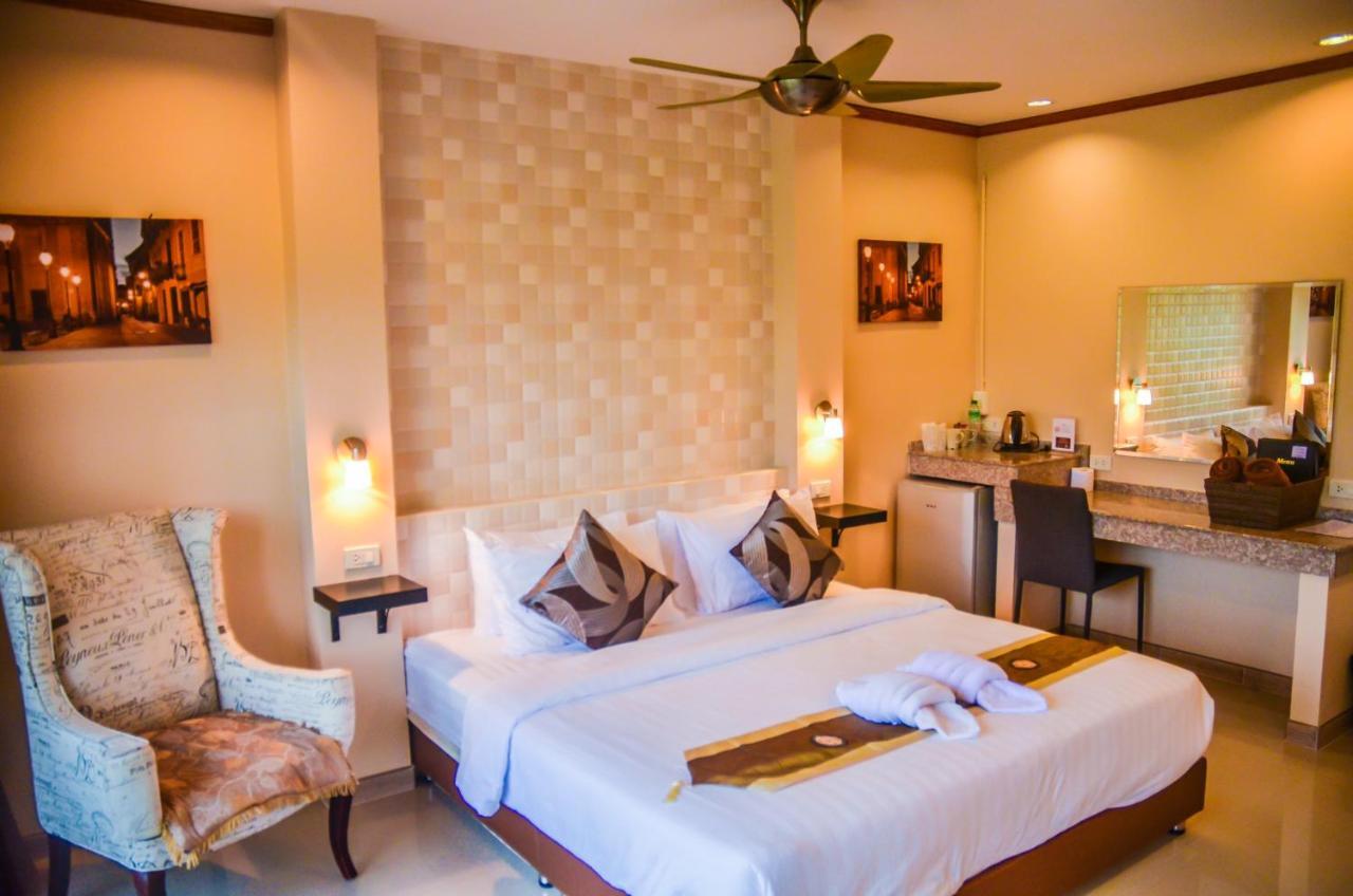 4 Palms Resort Bang Sare Exterior photo